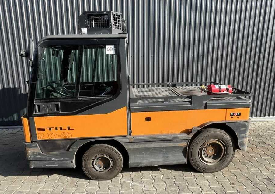 Still R07-25 - Elektromos vontató: 2 kép. Still R07-25 - Elektromos vontató: 2 kép.