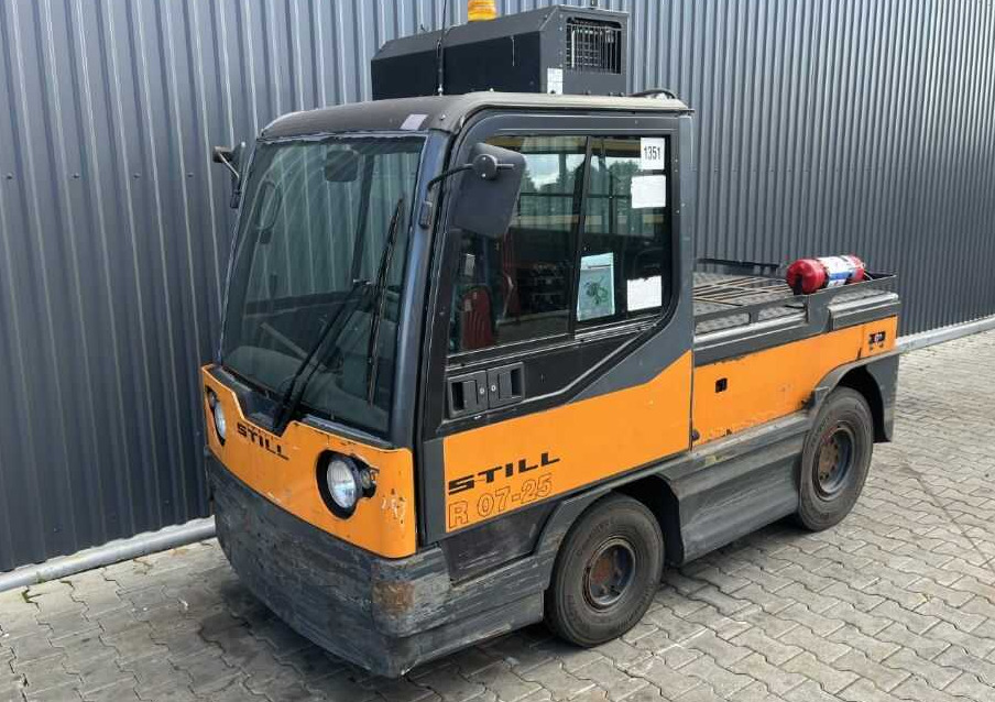 Still R07-25 - Elektromos vontató: 1 kép. Still R07-25 - Elektromos vontató: 1 kép.