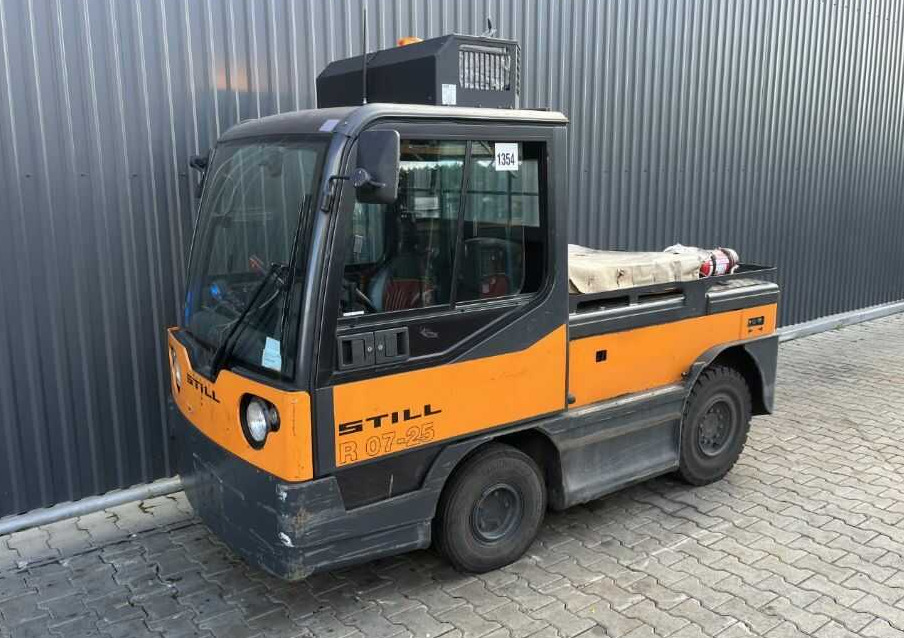 Still R07-25 - Elektromos vontató: 1 kép. Still R07-25 - Elektromos vontató: 1 kép.