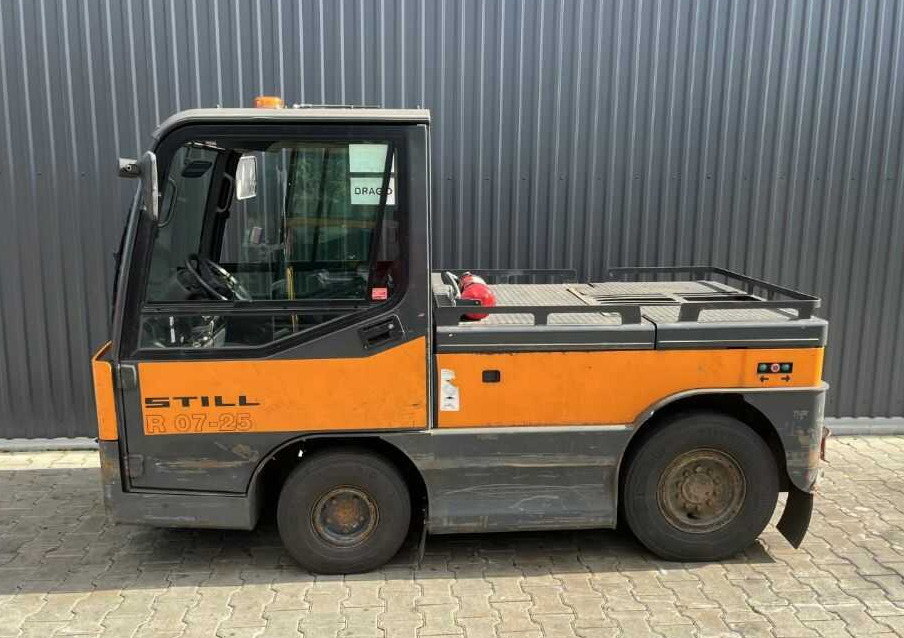 Still R07-25 - Elektromos vontató: 2 kép. Still R07-25 - Elektromos vontató: 2 kép.