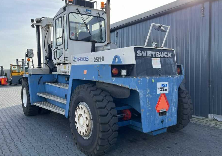 Svetruck 25120-42 - Dízel targonca: 3 kép. Svetruck 25120-42 - Dízel targonca: 3 kép.
