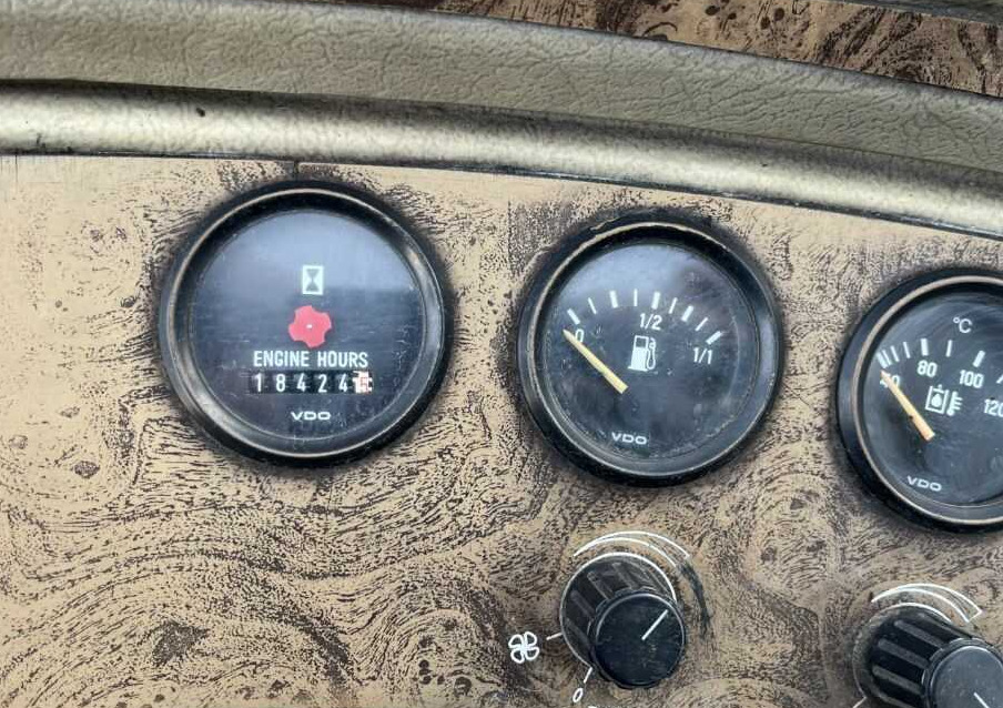 Svetruck 25120-42 - Dízel targonca: 5 kép. Svetruck 25120-42 - Dízel targonca: 5 kép.