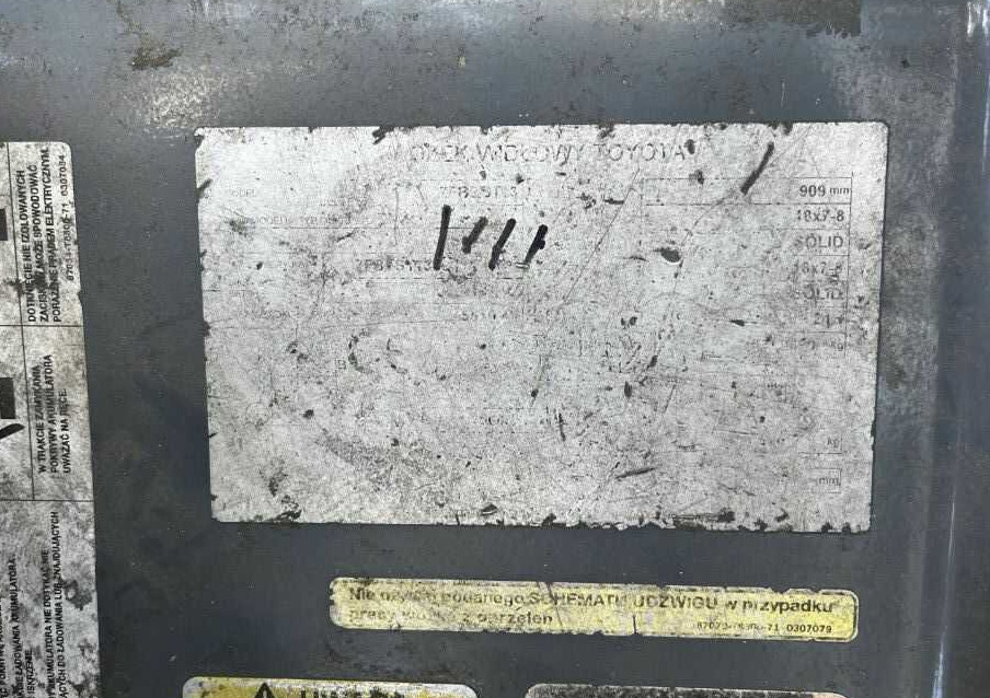 Toyota 7FBEST13 - Elektromos targonca: 4 kép. Toyota 7FBEST13 - Elektromos targonca: 4 kép.