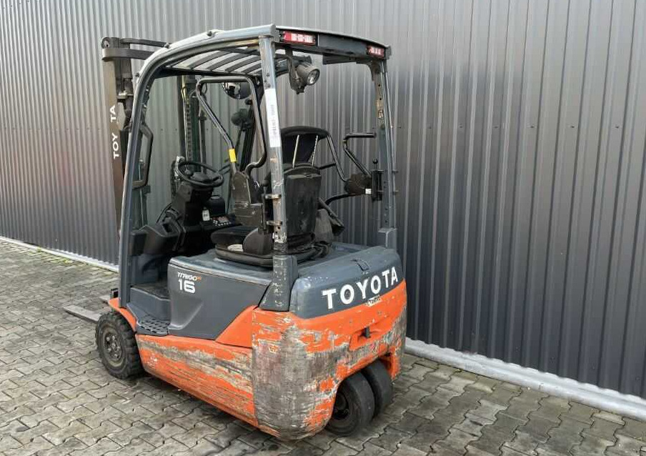Toyota 8FBE16T - Elektromos targonca: 3 kép. Toyota 8FBE16T - Elektromos targonca: 3 kép.