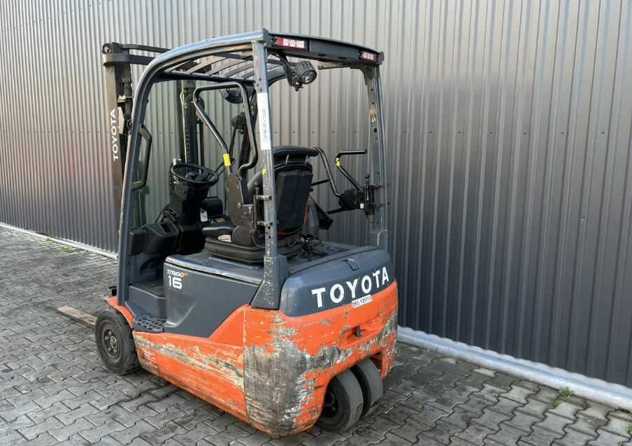 Toyota 8FBE16T - Elektromos targonca: 3 kép. Toyota 8FBE16T - Elektromos targonca: 3 kép.