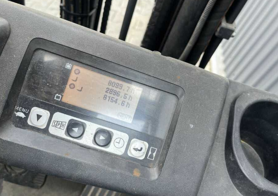 Toyota 8FBET15 - Elektromos targonca: 5 kép. Toyota 8FBET15 - Elektromos targonca: 5 kép.