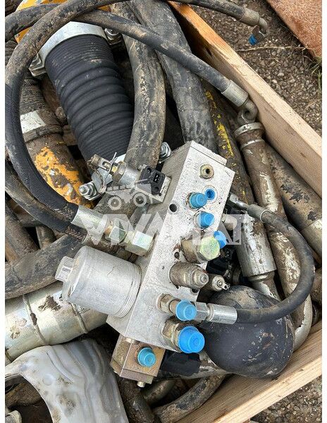 Liebherr A944C Li / A934C Li / R944C Li / R954C / A954C Li / R934C - Alkatrész: 1 kép. Liebherr A944C Li / A934C Li / R944C Li / R954C / A954C Li / R934C - Alkatrész: 1 kép.