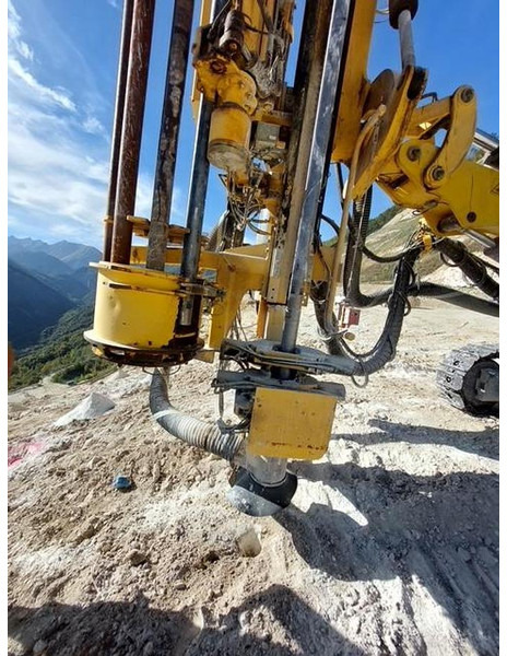 Atlas-Copco Roc F6 - Fúrógép: 2 kép. Atlas-Copco Roc F6 - Fúrógép: 2 kép.