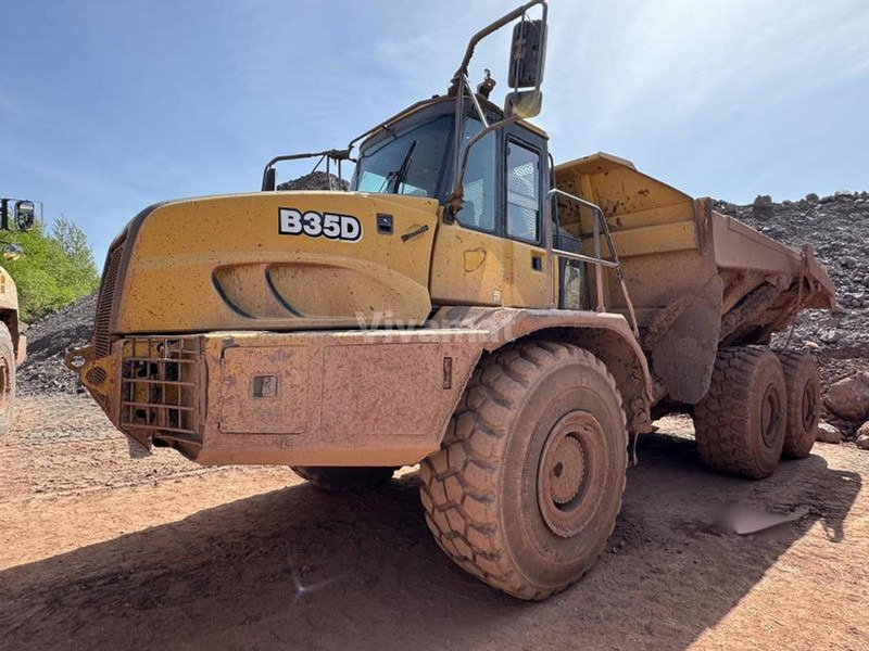 BELL B35D - Dömper: 1 kép. BELL B35D - Dömper: 1 kép.