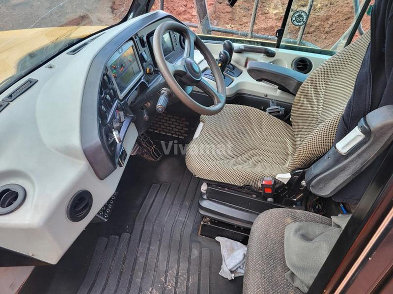 Dömper Caterpillar 745 C: 5 kép. Dömper Caterpillar 745 C: 5 kép.