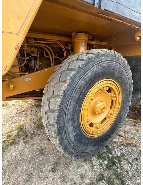 Caterpillar 769D - Dömper: 3 kép. Caterpillar 769D - Dömper: 3 kép.