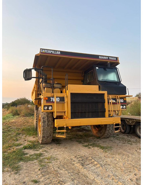 Caterpillar 769D - Dömper: 2 kép. Caterpillar 769D - Dömper: 2 kép.