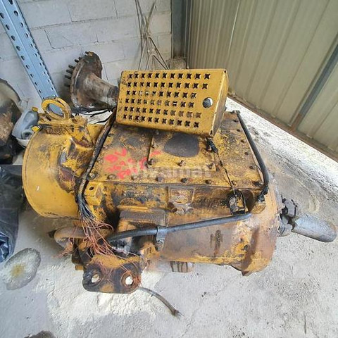 Dömper Caterpillar 769D -: 9 kép.