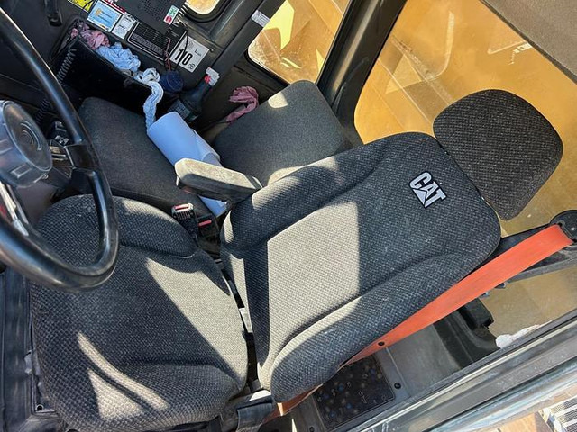 Caterpillar 771D - Dömper: 5 kép. Caterpillar 771D - Dömper: 5 kép.