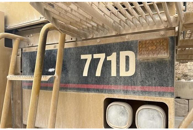 Caterpillar 771D - Dömper: 5 kép. Caterpillar 771D - Dömper: 5 kép.