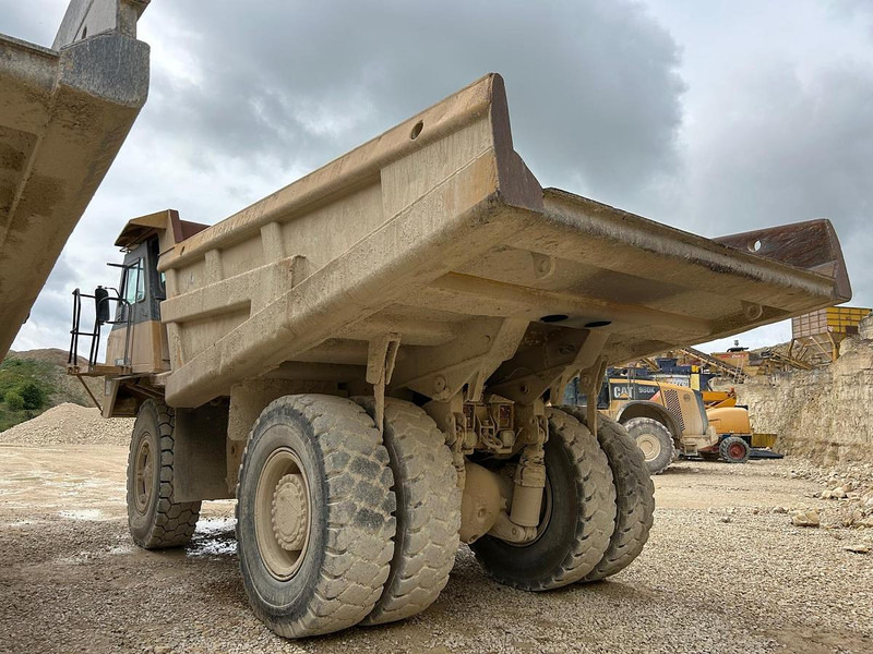 Caterpillar 771D - Dömper: 5 kép. Caterpillar 771D - Dömper: 5 kép.