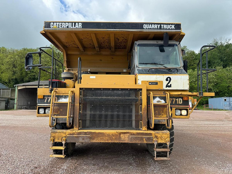 Caterpillar 771D - Bánya teherautó: 3 kép. Caterpillar 771D - Bánya teherautó: 3 kép.