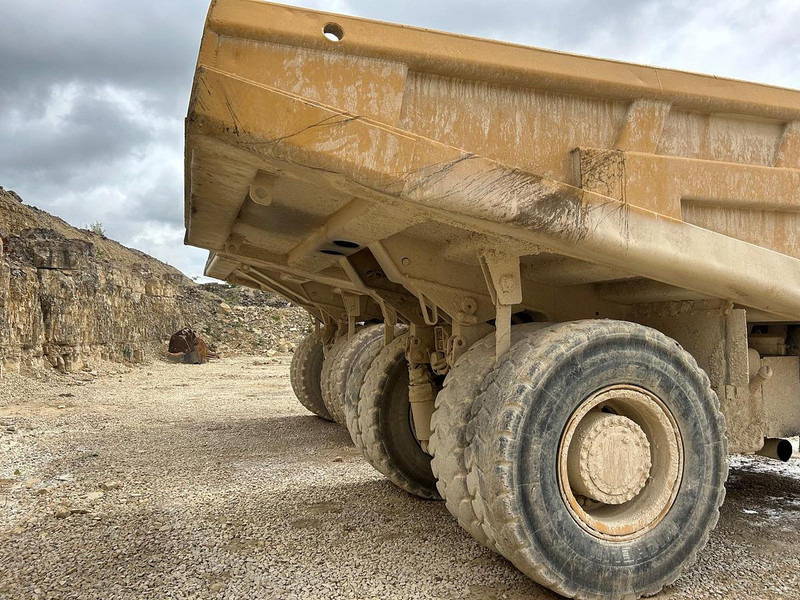 Caterpillar 771D - Dömper: 4 kép. Caterpillar 771D - Dömper: 4 kép.