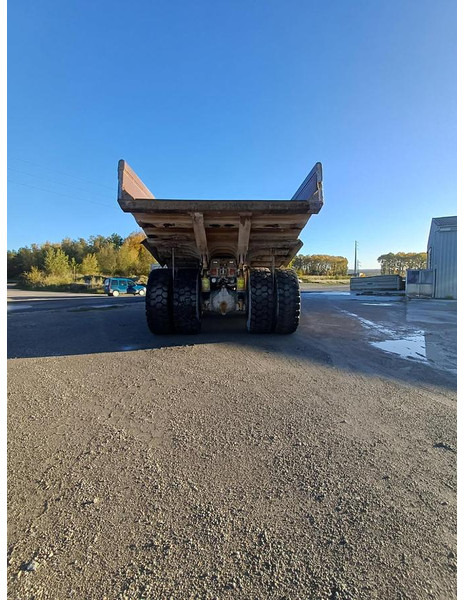 Caterpillar 775F - Bánya teherautó: 5 kép. Caterpillar 775F - Bánya teherautó: 5 kép.