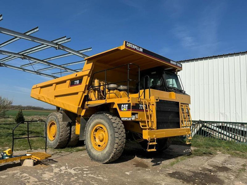 Caterpillar - Dömper: 2 kép. Caterpillar - Dömper: 2 kép.