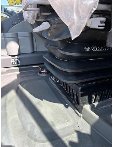 Caterpillar M322D VAH - Gumikerekes kotró: 5 kép. Caterpillar M322D VAH - Gumikerekes kotró: 5 kép.