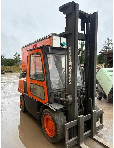 Doosan D45SC - - Villás targonca: 2 kép. Doosan D45SC - - Villás targonca: 2 kép.