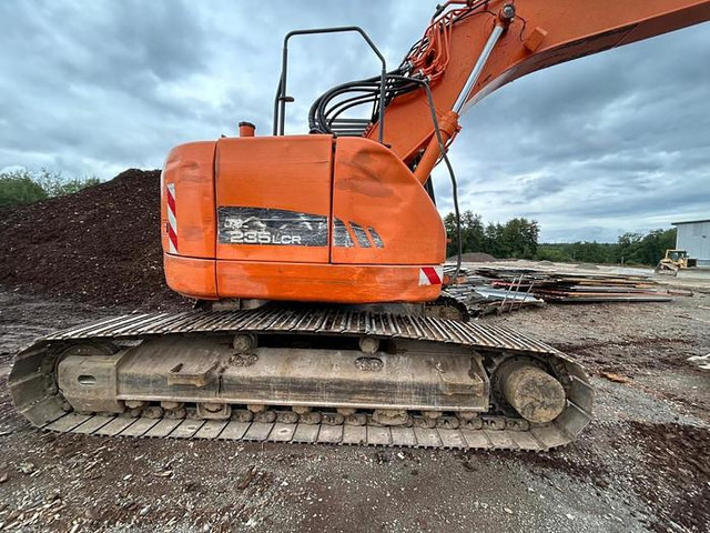 Doosan DX235LCR - - Kotrógép: 5 kép. Doosan DX235LCR - - Kotrógép: 5 kép.