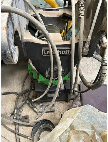 Építőipari gépek TILT ROTATOR TR150: 7 kép. Építőipari gépek TILT ROTATOR TR150: 7 kép.