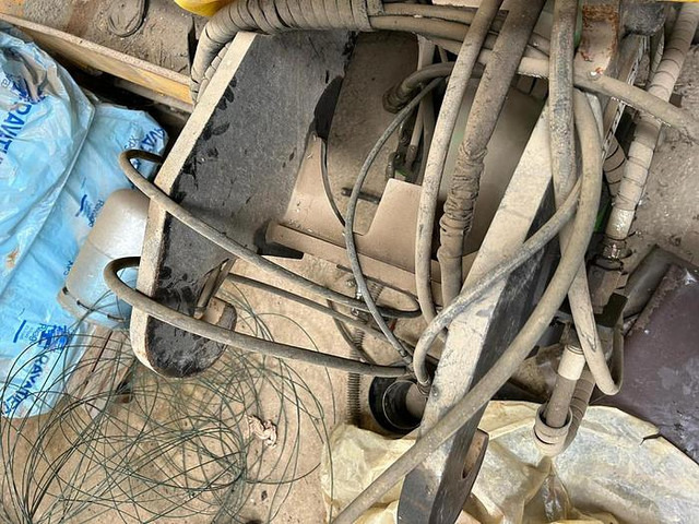 Építőipari gépek TILT ROTATOR TR150: 10 kép. Építőipari gépek TILT ROTATOR TR150: 10 kép.