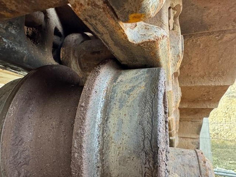 Hitachi ZX650LCH - Lánctalpas kotró: 3 kép. Hitachi ZX650LCH - Lánctalpas kotró: 3 kép.