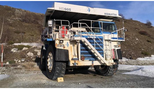 Komatsu HD985 - Dömper: 2 kép. Komatsu HD985 - Dömper: 2 kép.