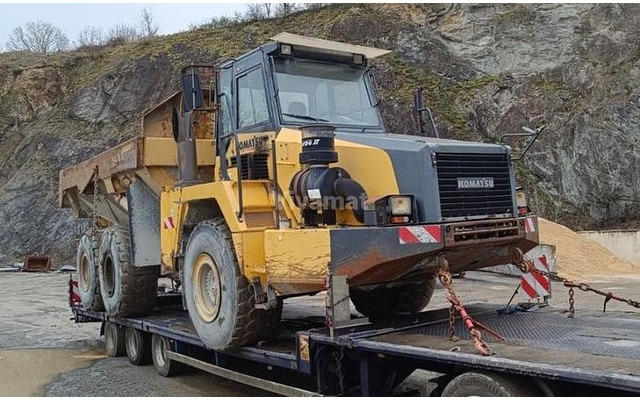 Komatsu HM300-2 - Dömper: 2 kép. Komatsu HM300-2 - Dömper: 2 kép.