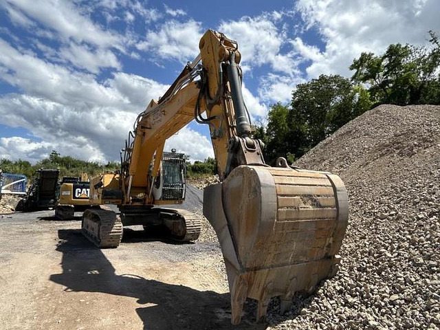 Liebherr 954 C HD Litronic - - Lánctalpas kotró: 4 kép. Liebherr 954 C HD Litronic - - Lánctalpas kotró: 4 kép.