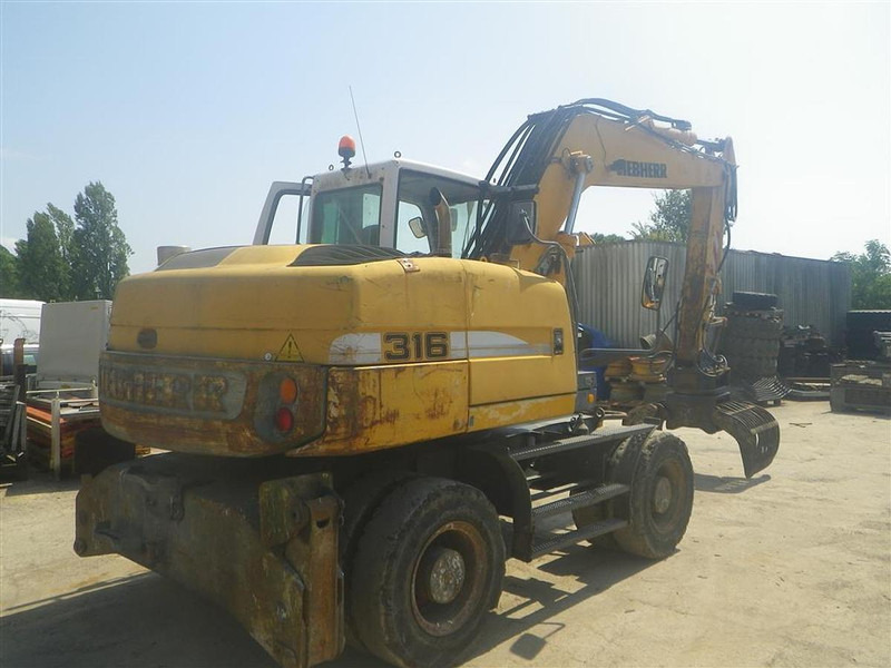 Liebherr A316Li - Kotrógép: 1 kép. Liebherr A316Li - Kotrógép: 1 kép.
