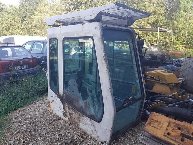 Liebherr A904 R904 A914 R914 A924 R924 A934 R934 A944 R944 A954 R954 - - Fülke - Építőipari gépek: 3 kép. Liebherr A904 R904 A914 R914 A924 R924 A934 R934 A944 R944 A954 R954 - - Fülke - Építőipari gépek: 3 kép.