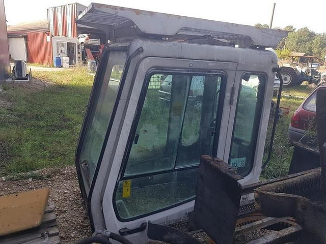 Liebherr A904 R904 A914 R914 A924 R924 A934 R934 A944 R944 A954 R954 - - Fülke - Építőipari gépek: 2 kép. Liebherr A904 R904 A914 R914 A924 R924 A934 R934 A944 R944 A954 R954 - - Fülke - Építőipari gépek: 2 kép.