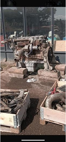 Liebherr D936L A6 -R954CHD Li - Motor: 4 kép. Liebherr D936L A6 -R954CHD Li - Motor: 4 kép.