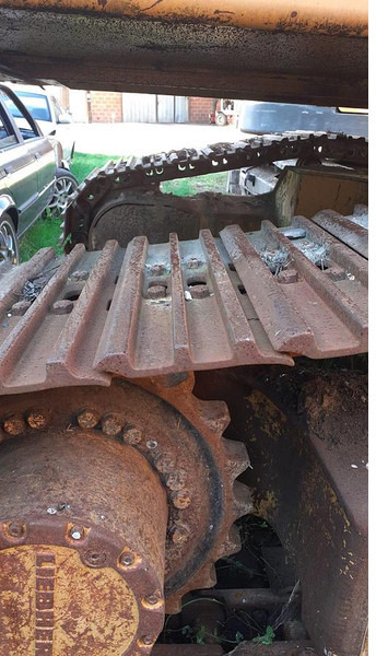 Liebherr R914 - Lánctalpas kotró: 2 kép. Liebherr R914 - Lánctalpas kotró: 2 kép.