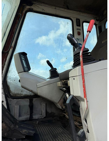 Liebherr R934B EW - Lánctalpas kotró: 4 kép. Liebherr R934B EW - Lánctalpas kotró: 4 kép.