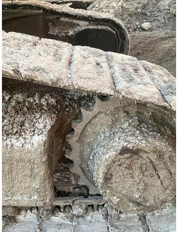 Liebherr R934B EW - Lánctalpas kotró: 2 kép. Liebherr R934B EW - Lánctalpas kotró: 2 kép.