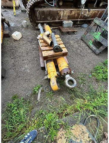 Liebherr R954CHD Li - Motorblokk: 2 kép. Liebherr R954CHD Li - Motorblokk: 2 kép.