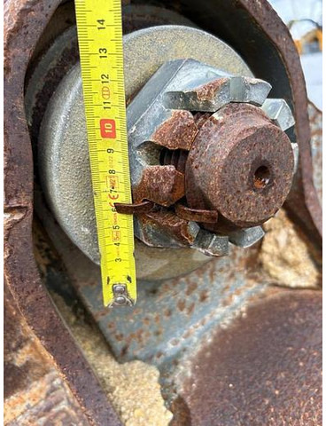 Liebherr SW77 - R954CHD Li - Kotró kanál: 4 kép. Liebherr SW77 - R954CHD Li - Kotró kanál: 4 kép.