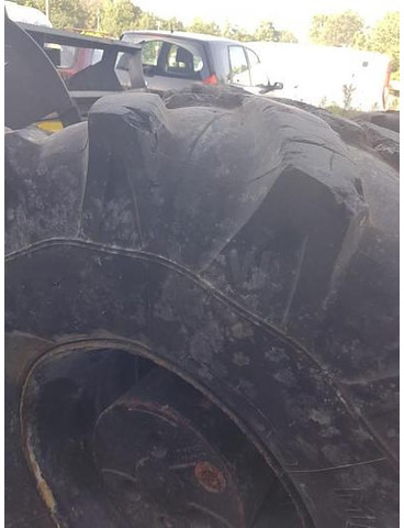 Michelin 18R19.5XF - Gumiabroncsok és felnik: 4 kép. Michelin 18R19.5XF - Gumiabroncsok és felnik: 4 kép.