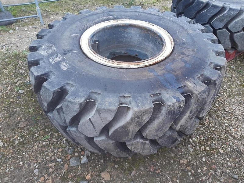 Michelin 20.5R25XLDD2A - Gumiabroncs: 4 kép. Michelin 20.5R25XLDD2A - Gumiabroncs: 4 kép.