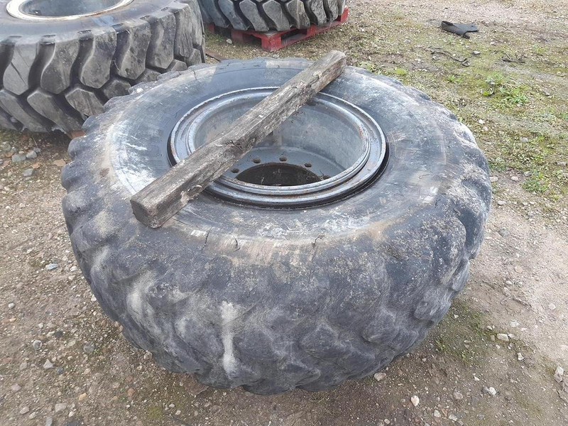 Michelin 20.5R25XLDD2A - Gumiabroncs: 3 kép. Michelin 20.5R25XLDD2A - Gumiabroncs: 3 kép.