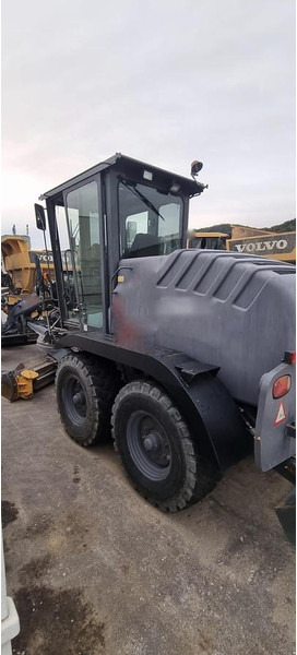 New Holland F 106.6 - Gréder: 5 kép. New Holland F 106.6 - Gréder: 5 kép.