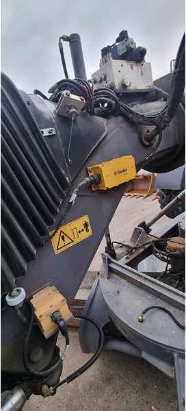 New Holland F 106.6 - Gréder: 3 kép. New Holland F 106.6 - Gréder: 3 kép.