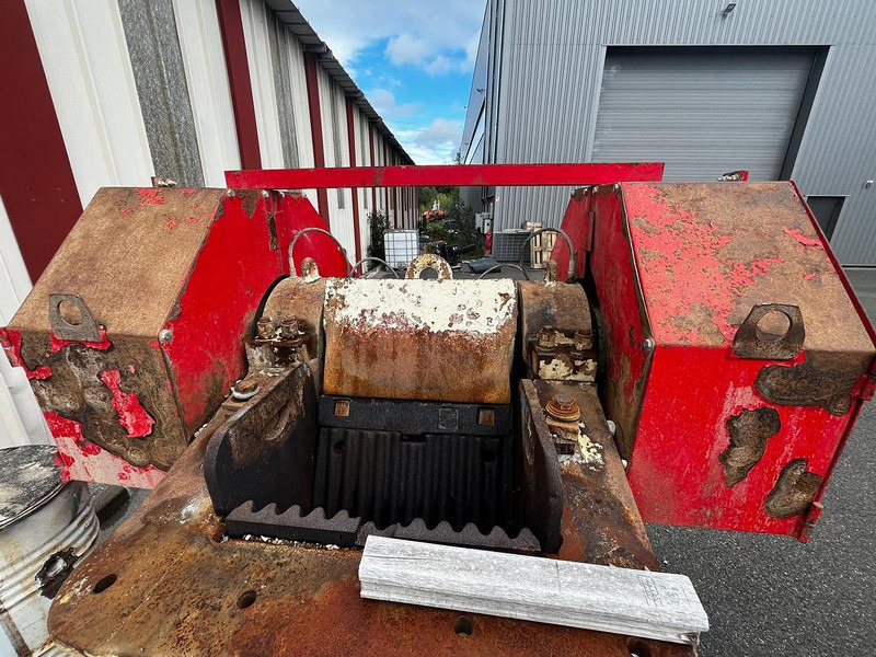 Roc Impact 0604 - Törőgép: 2 kép. Roc Impact 0604 - Törőgép: 2 kép.