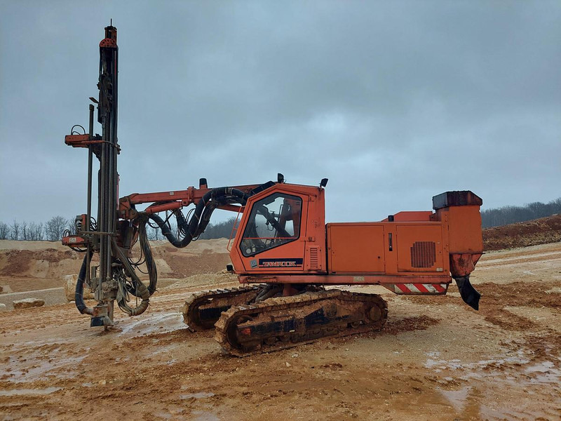Tamrock Ranger 500 - Fúrógép: 1 kép. Tamrock Ranger 500 - Fúrógép: 1 kép.