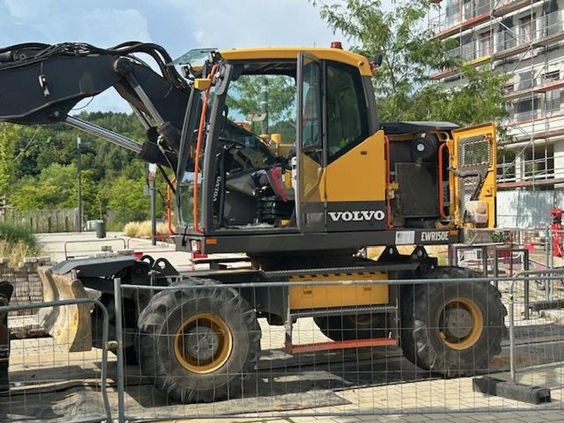 Volvo EWR150E - Kotrógép: 4 kép. Volvo EWR150E - Kotrógép: 4 kép.